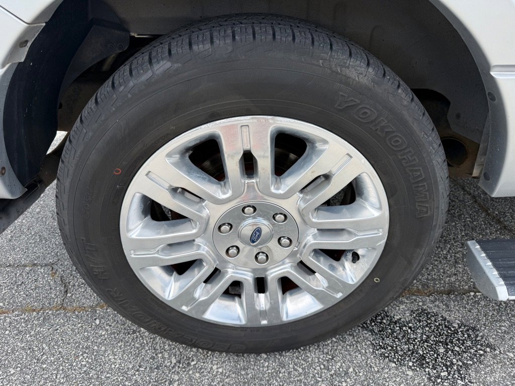 Used 2014 Ford Expedition Limited w/ Equipment Group 301A AWD/4WD image 18