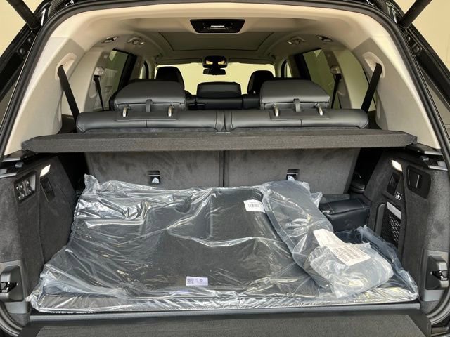 Used 2026 BMW X7 xDrive40i w/ Premium Package image 22