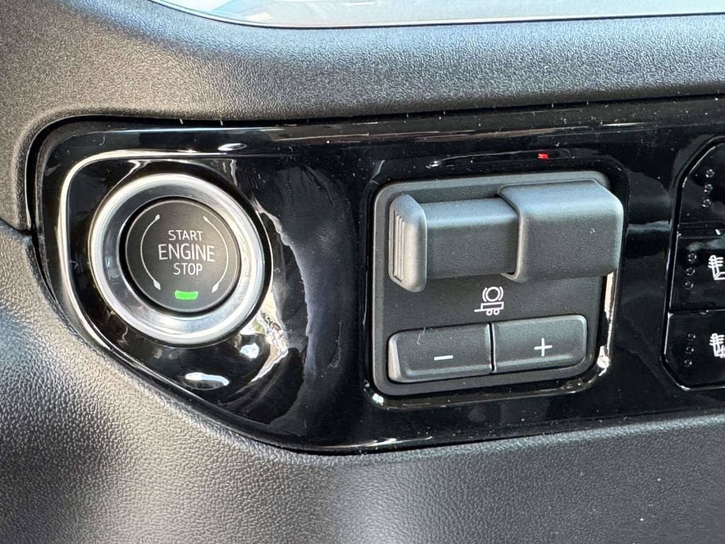 New 2026 Chevrolet Silverado 1500 LTZ w/ LTZ Premium Package AWD/4WD image 8