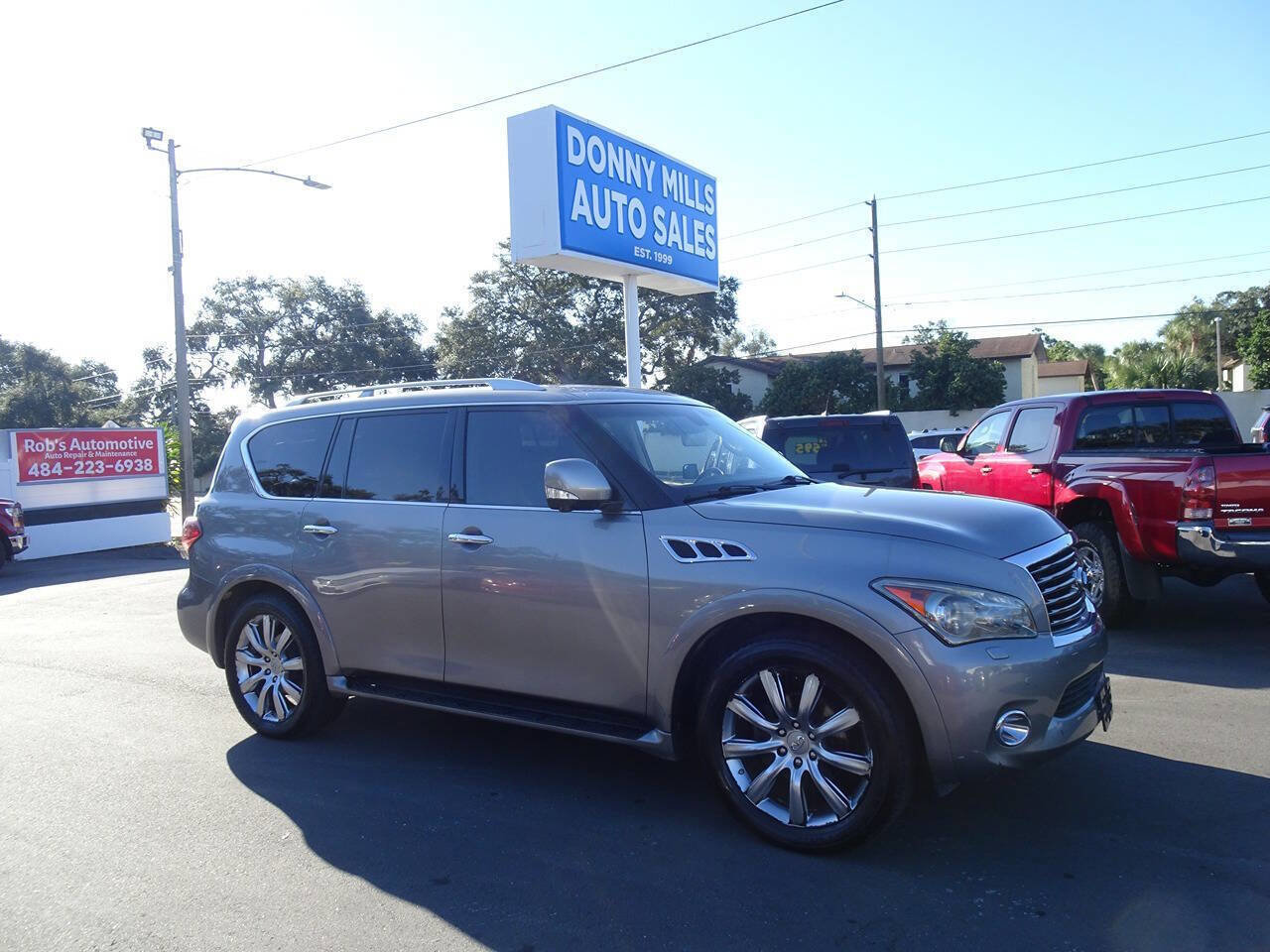Used 2012 INFINITI QX56 4WD w/ Deluxe Touring Pkg