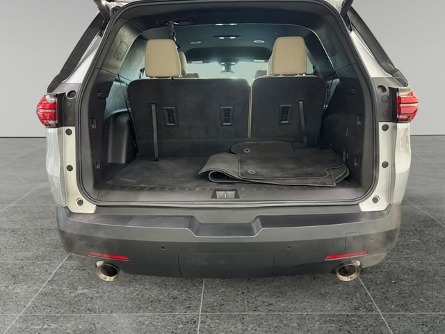 Used 2022 Chevrolet Traverse LT image 13