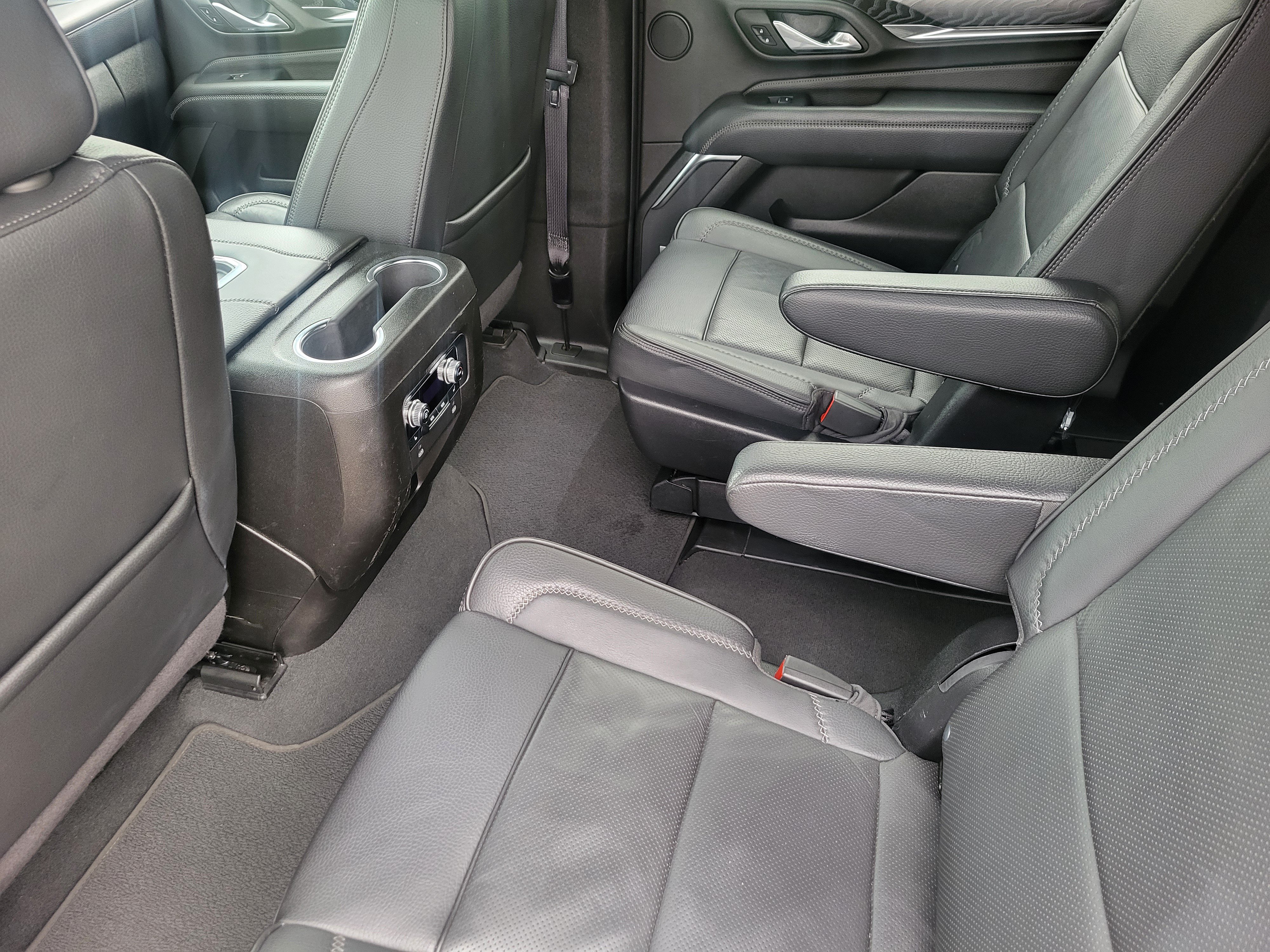 Certified 2024 GMC Yukon XL Denali AWD/4WD image 30