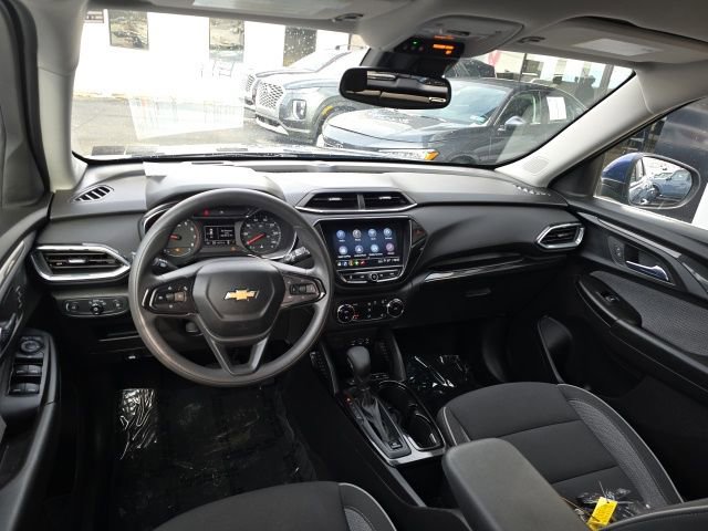 Used 2022 Chevrolet TrailBlazer LT w/ Convenience Package image 11