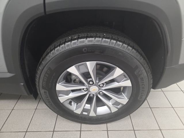 New 2025 Chevrolet Equinox LT w/ Safety and Technology Package image 7