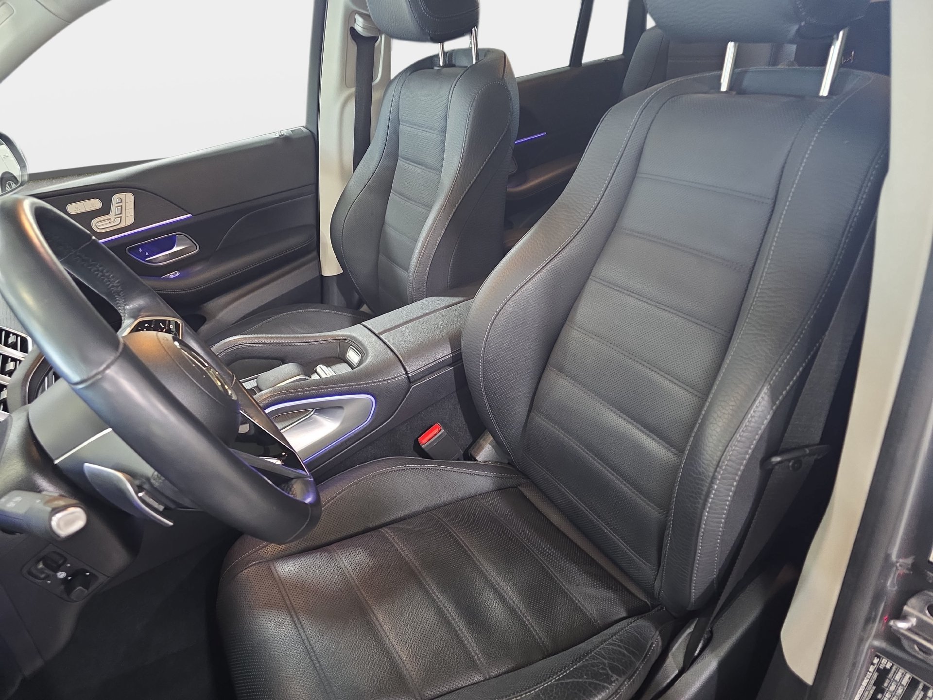 Used 2024 Mercedes-Benz GLS 450 4MATIC image 15