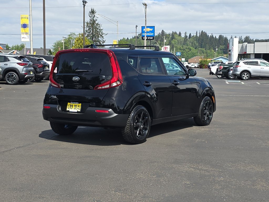 Used 2021 Kia Soul LX FWD image 5