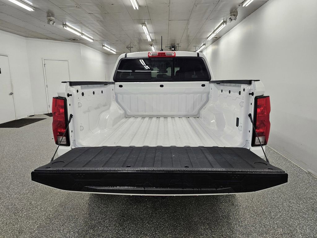 Used 2025 Chevrolet Colorado W/T w/ WT Custom Package RWD image 7