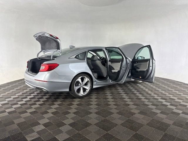 Used 2018 Honda Accord Touring image 17