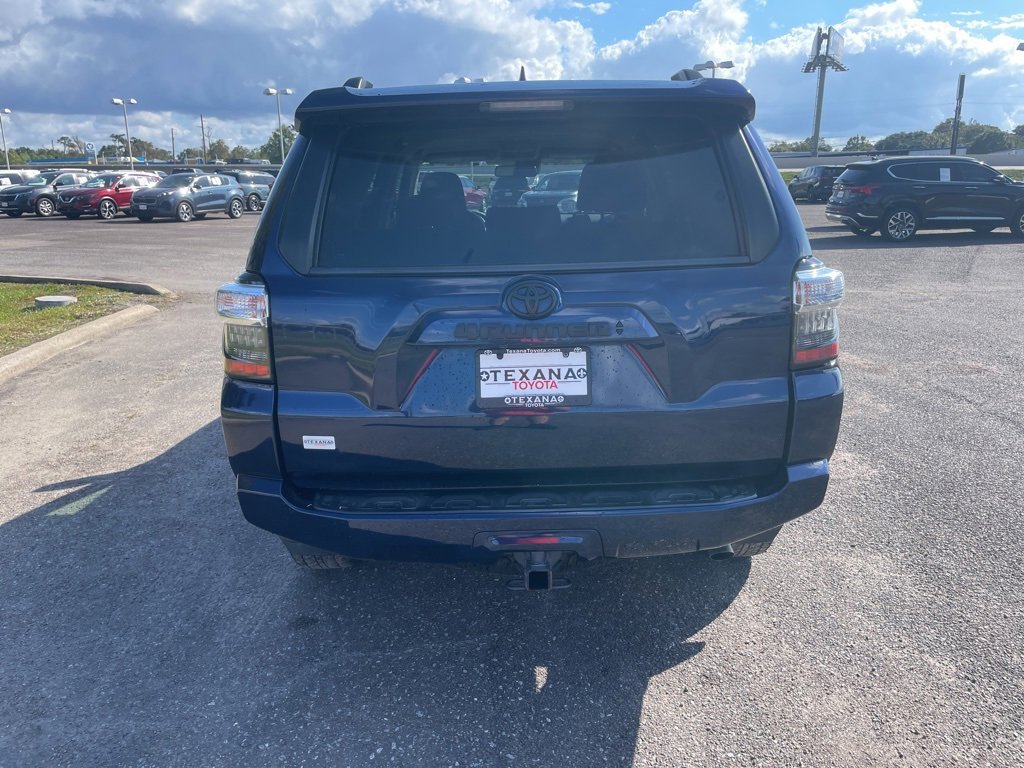 Used 2022 Toyota 4Runner SR5 image 6