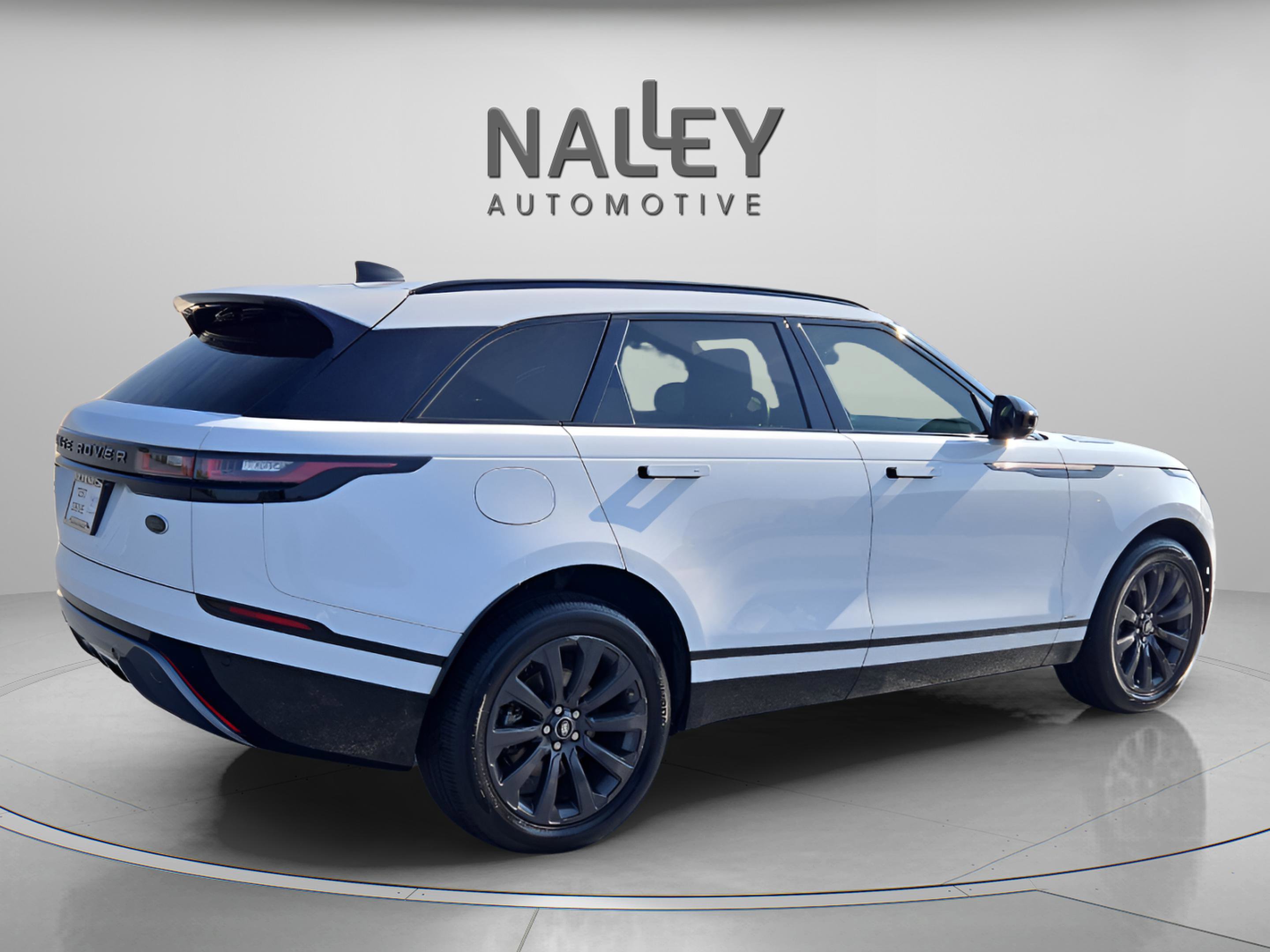 Used 2019 Land Rover Range Rover Velar R-Dynamic SE image 4
