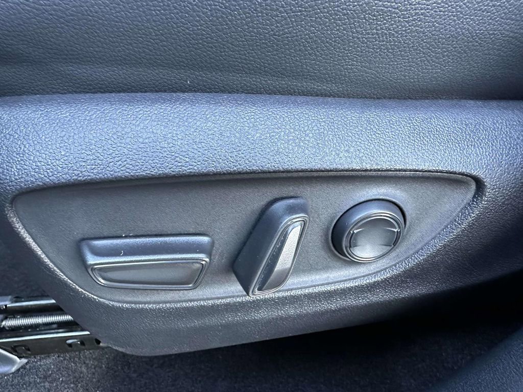 Used 2024 Toyota Grand Highlander Limited image 19