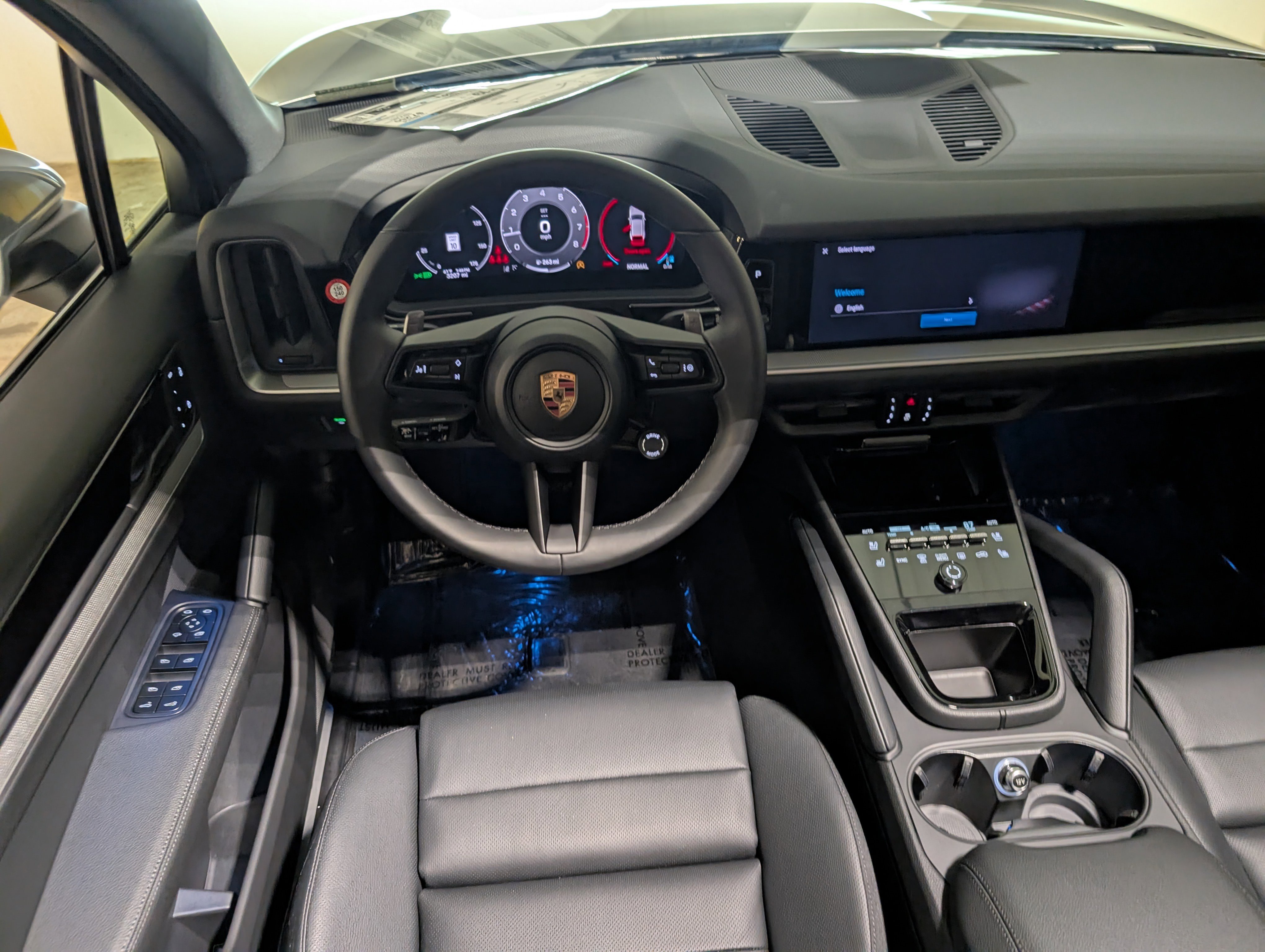 Certified 2025 Porsche Cayenne AWD/4WD image 6