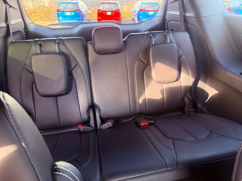 New 2026 Chrysler Pacifica Select FWD image 30