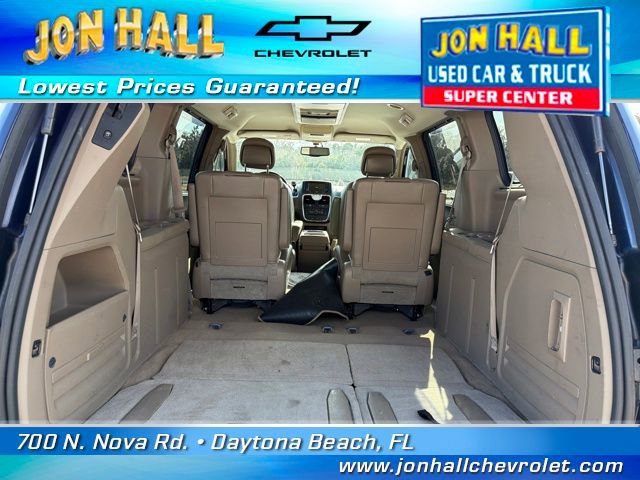 Used 2014 Chrysler Town & Country Touring image 12