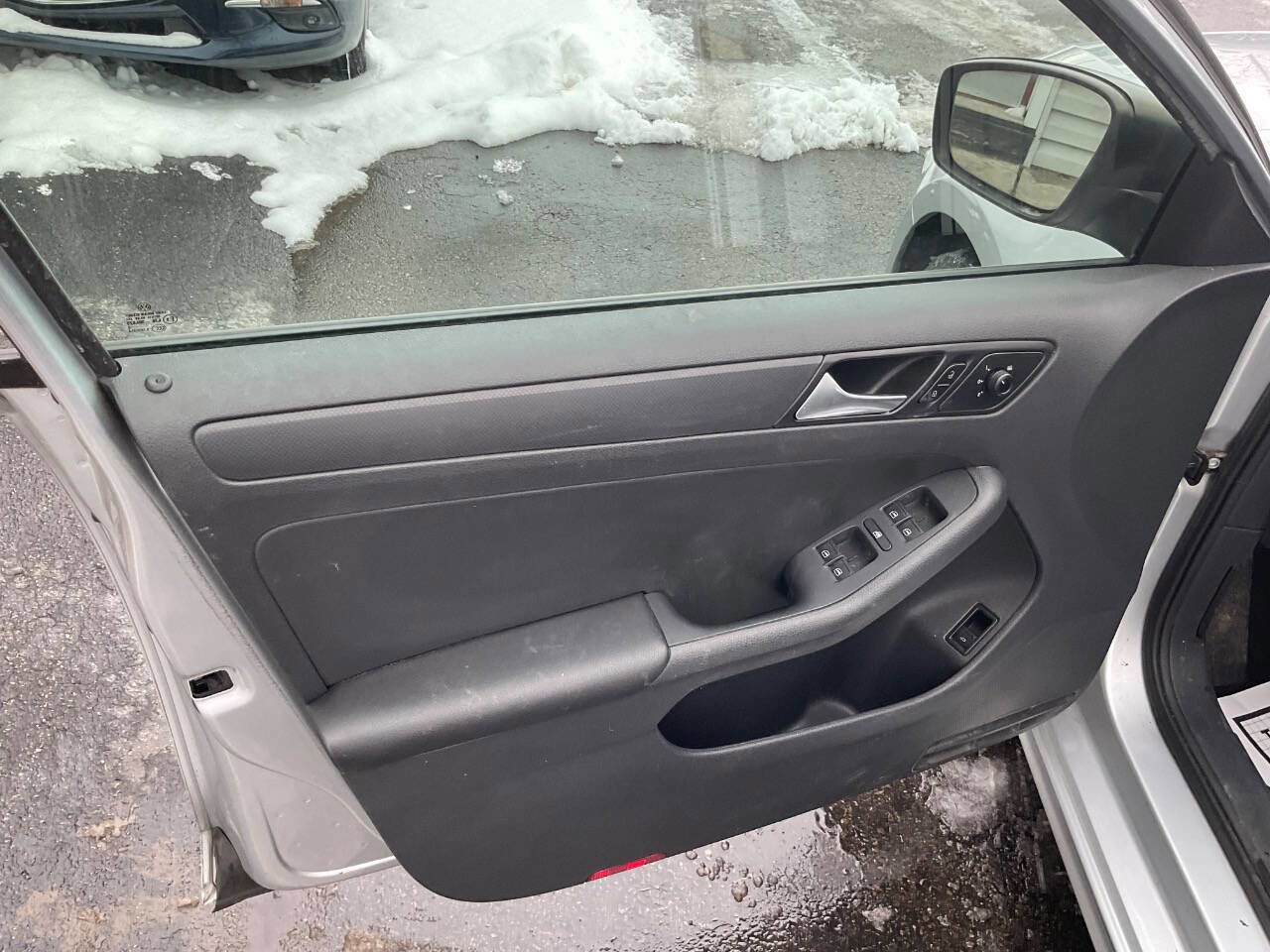 Used 2016 Volkswagen Jetta S image 15