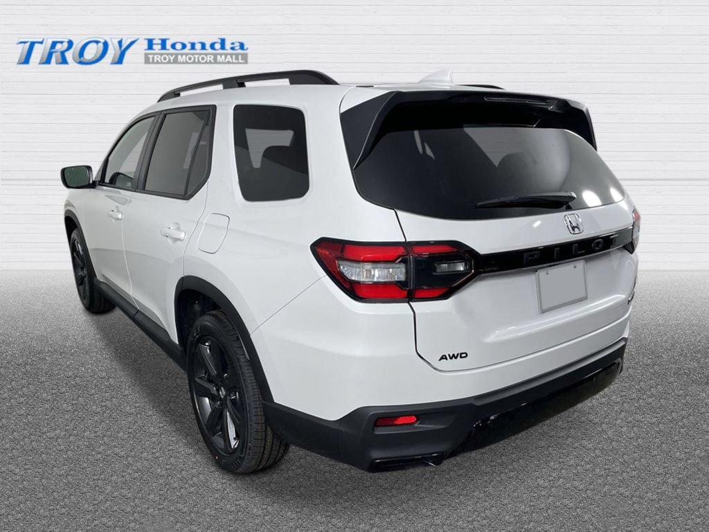 New 2026 Honda Pilot Sport image 3