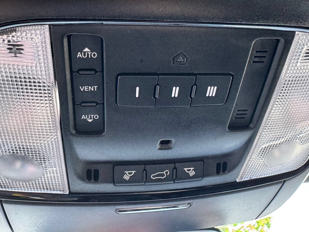 Used 2023 Dodge Durango R/T w/ Blacktop Package AWD/4WD image 29