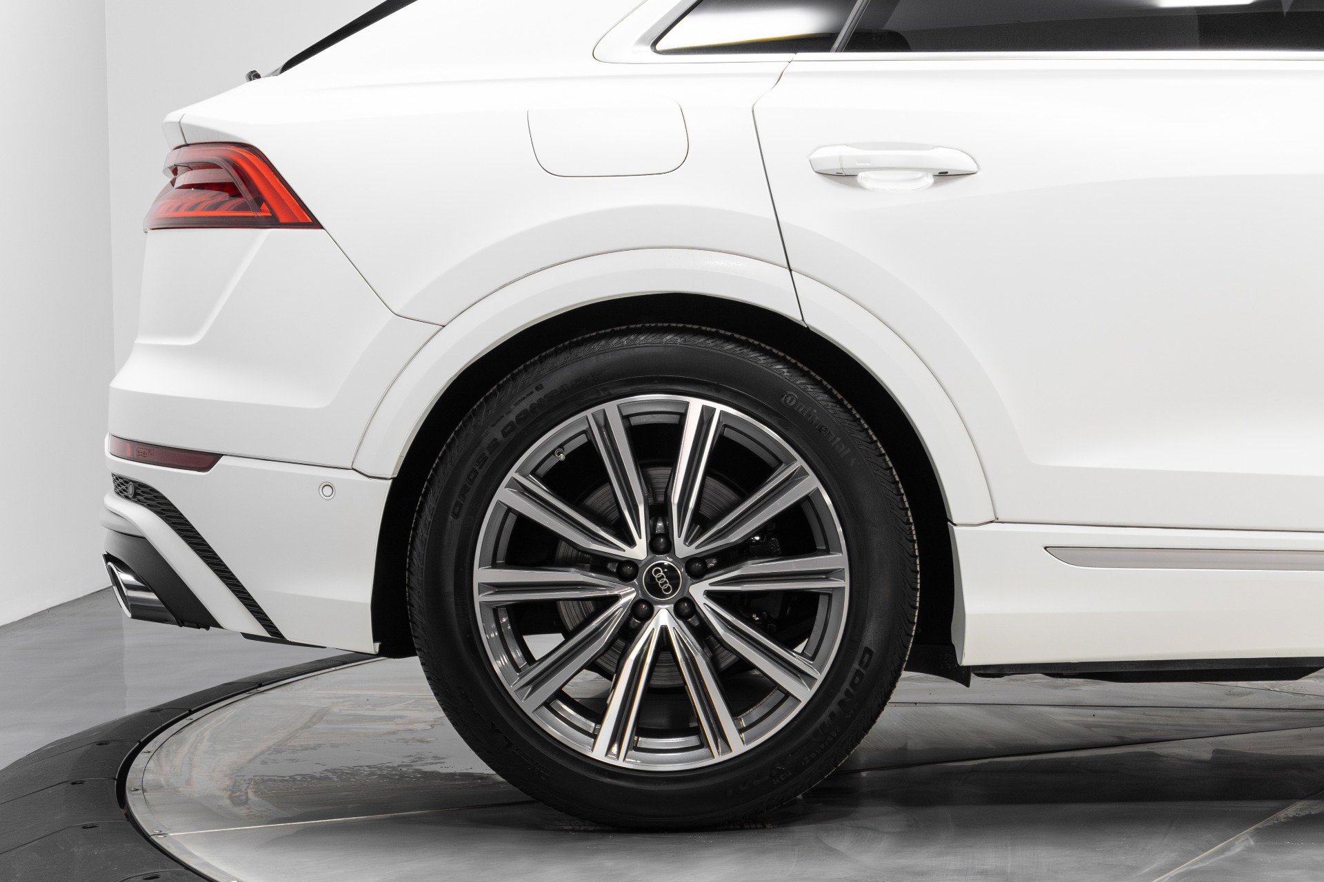 Used 2023 Audi SQ8 Prestige image 16