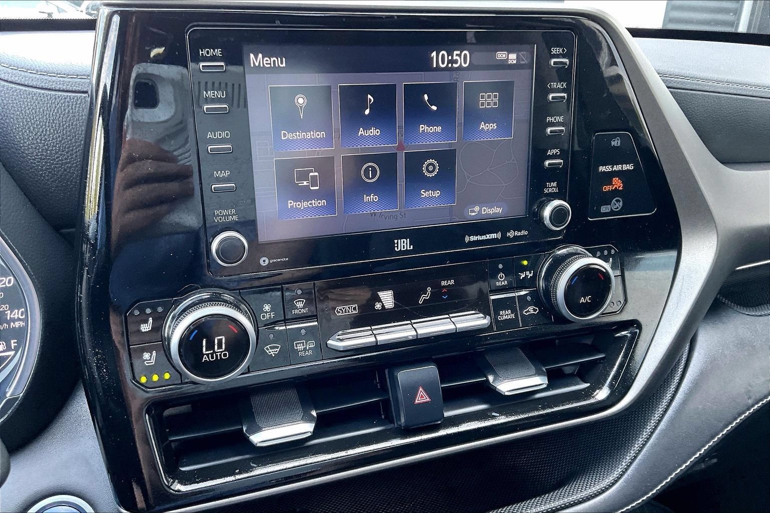 Used 2021 Toyota Highlander Limited AWD/4WD image 10