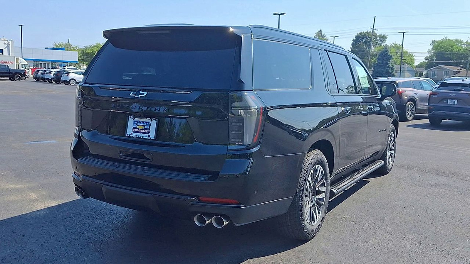 New 2026 Chevrolet Suburban Z71 w/ Z71 Off-Road Package AWD/4WD image 2