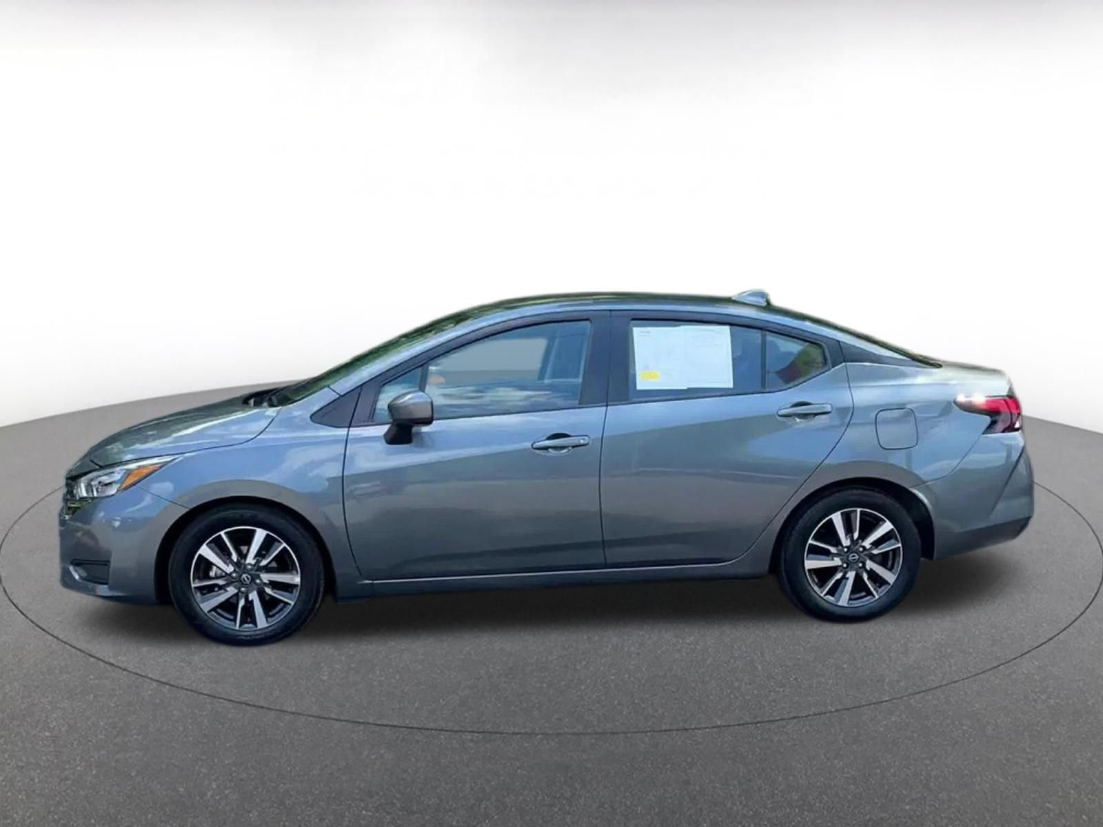 Used 2025 Nissan Versa SV FWD image 9