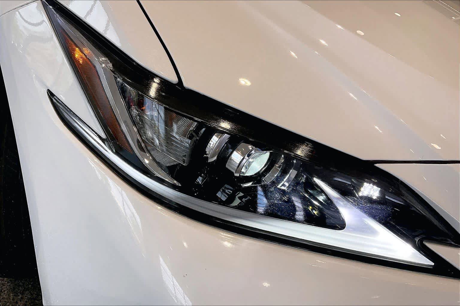 Used 2025 Lexus ES 300h F Sport w/ Accessory Package (Z1) FWD image 27