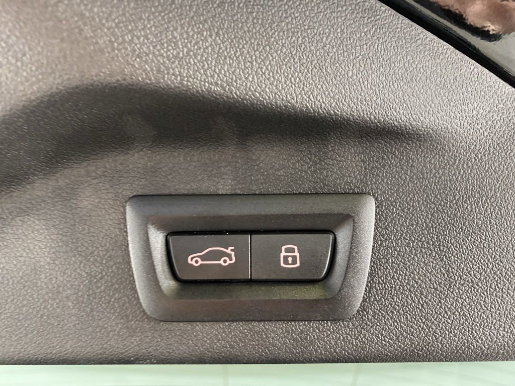 Certified 2025 BMW X7 M60i AWD/4WD image 10