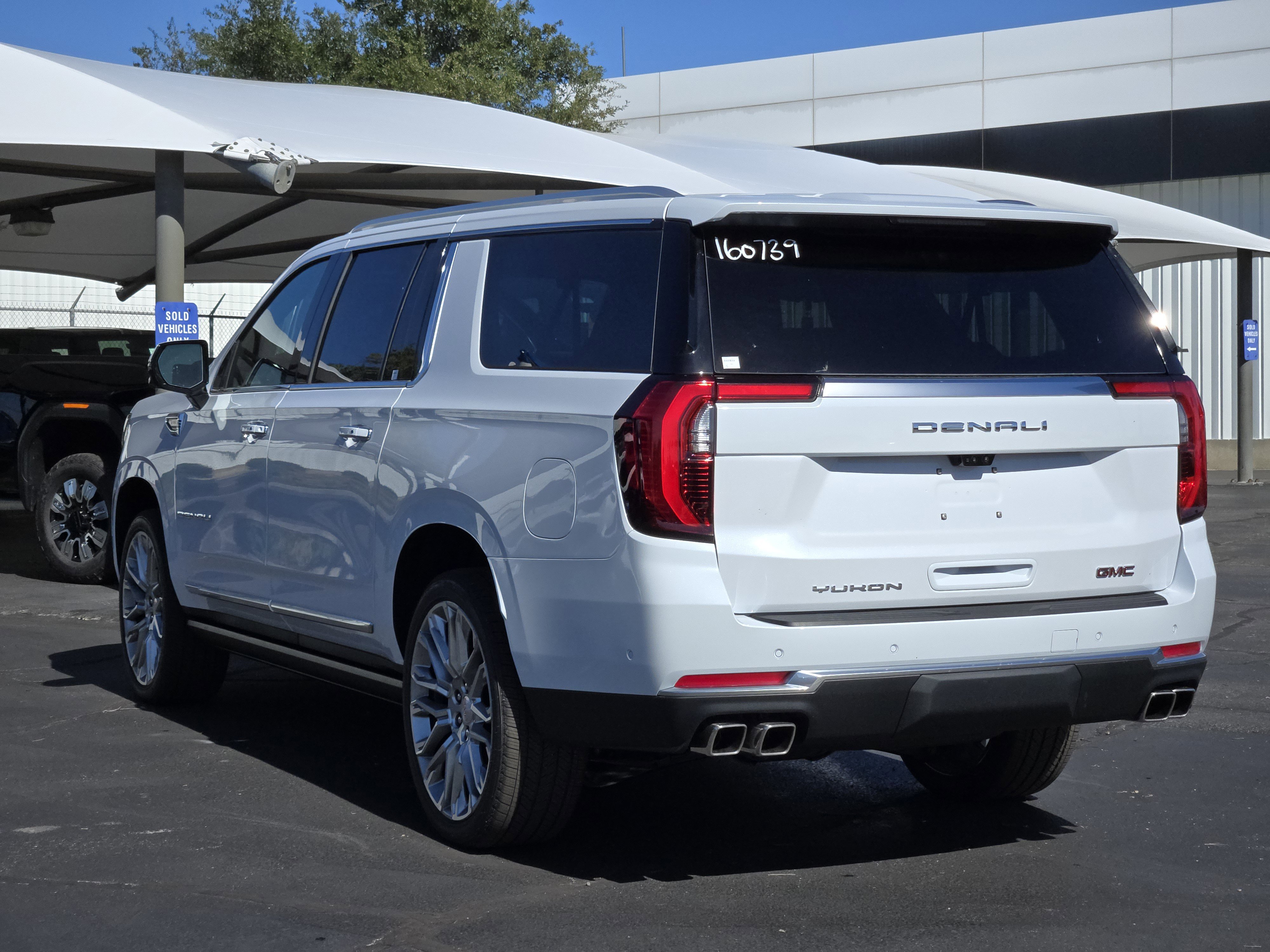 New 2026 GMC Yukon XL Denali w/ Denali Reserve Package image 3