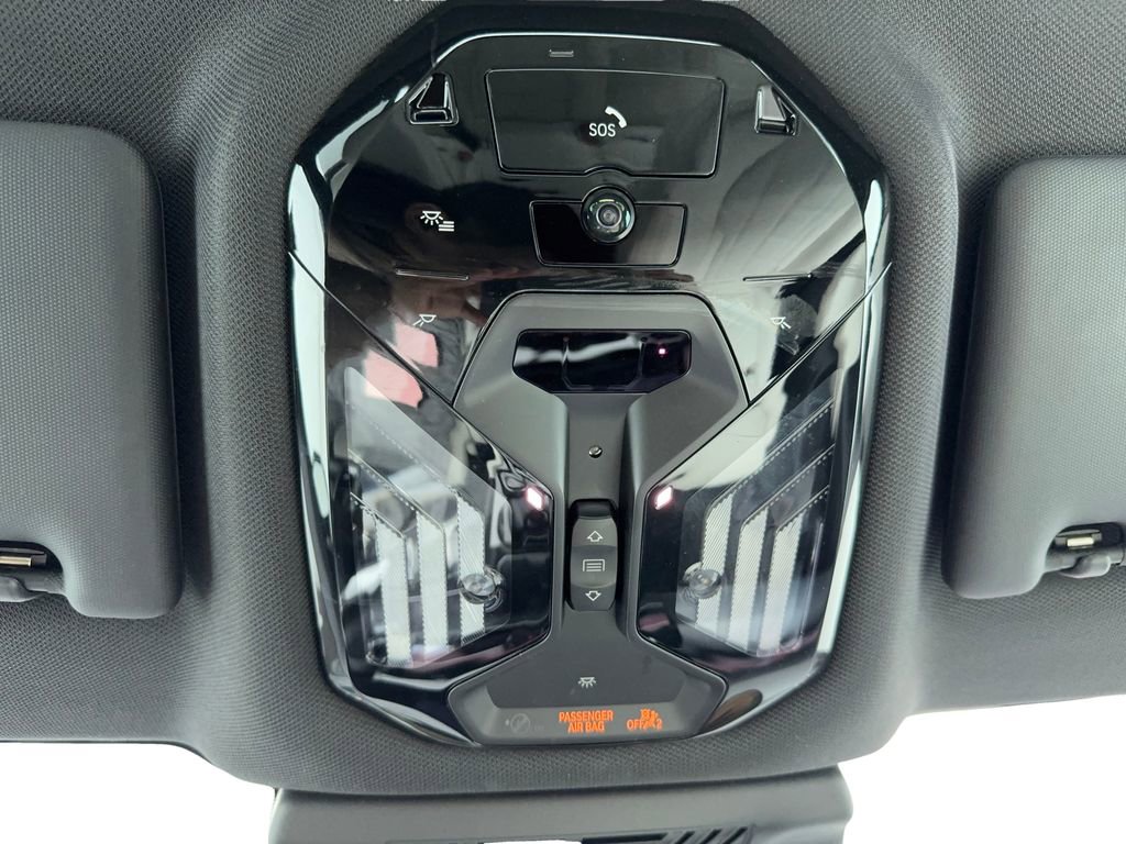 Used 2025 BMW i5 eDrive40i w/ Executive Package image 33