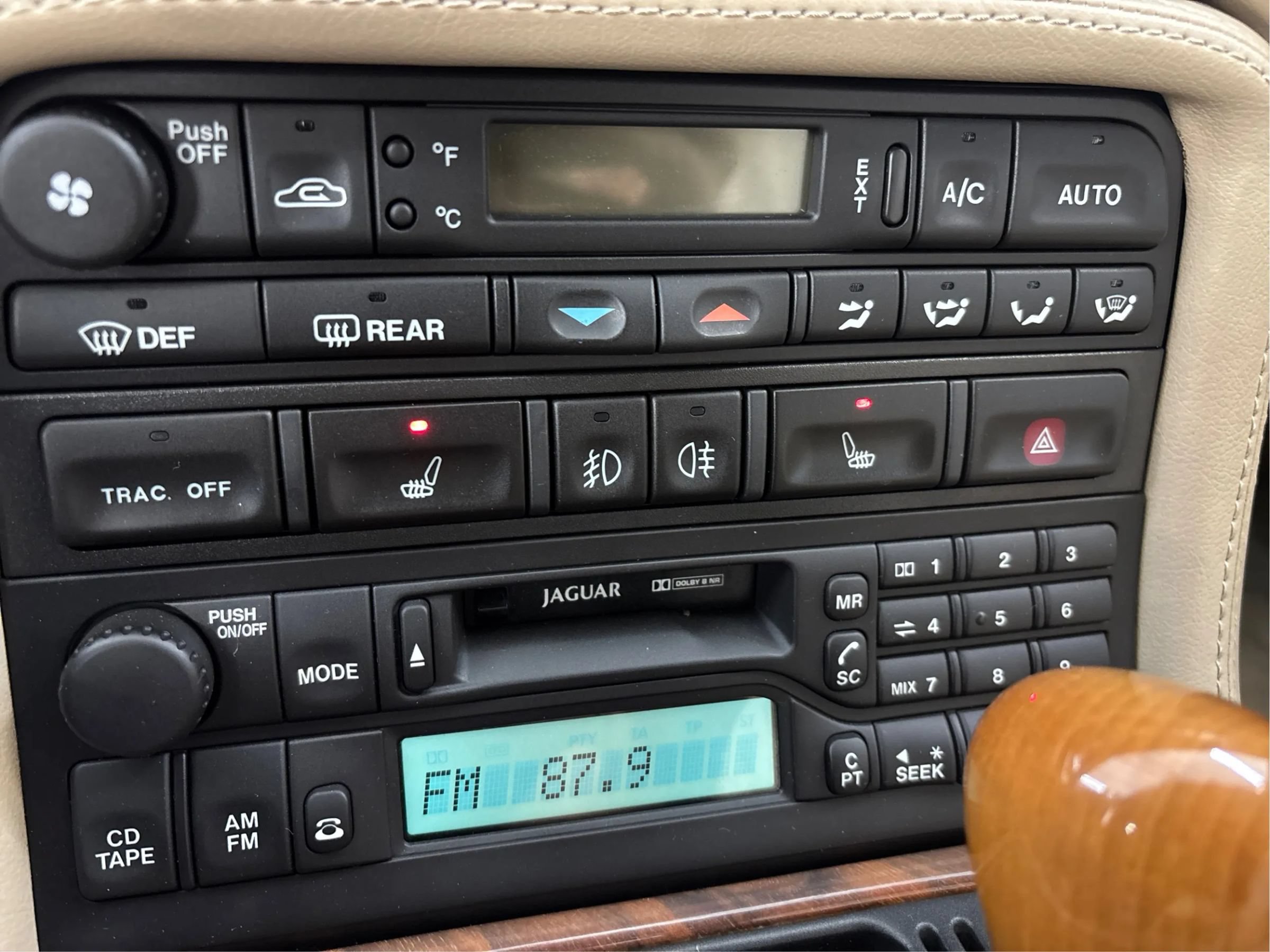 Used 1998 Jaguar XK8 Convertible RWD image 37