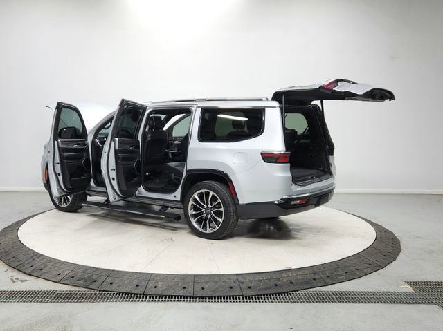 Used 2022 Jeep Wagoneer Series III w/ Premium Group I image 13