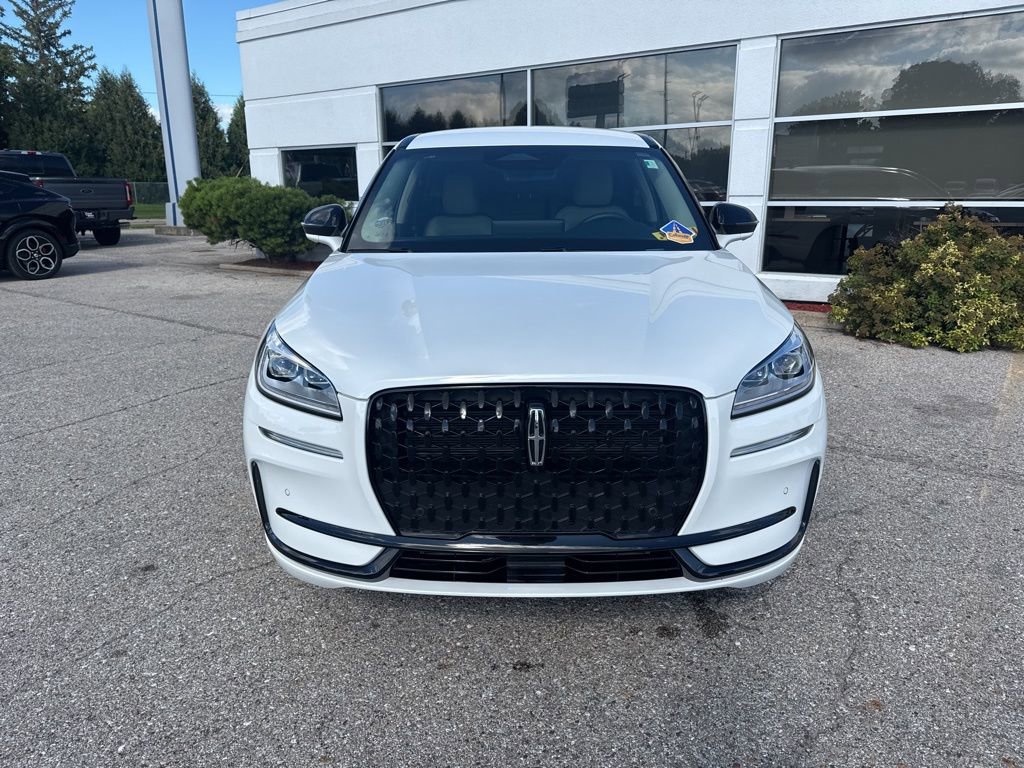 Used 2025 Lincoln Corsair Reserve w/ Jet Appearance Package image 5