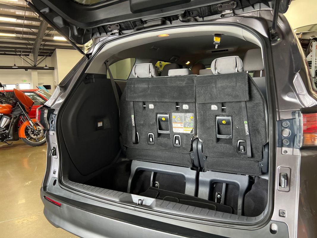Used 2021 Toyota Sienna LE image 43