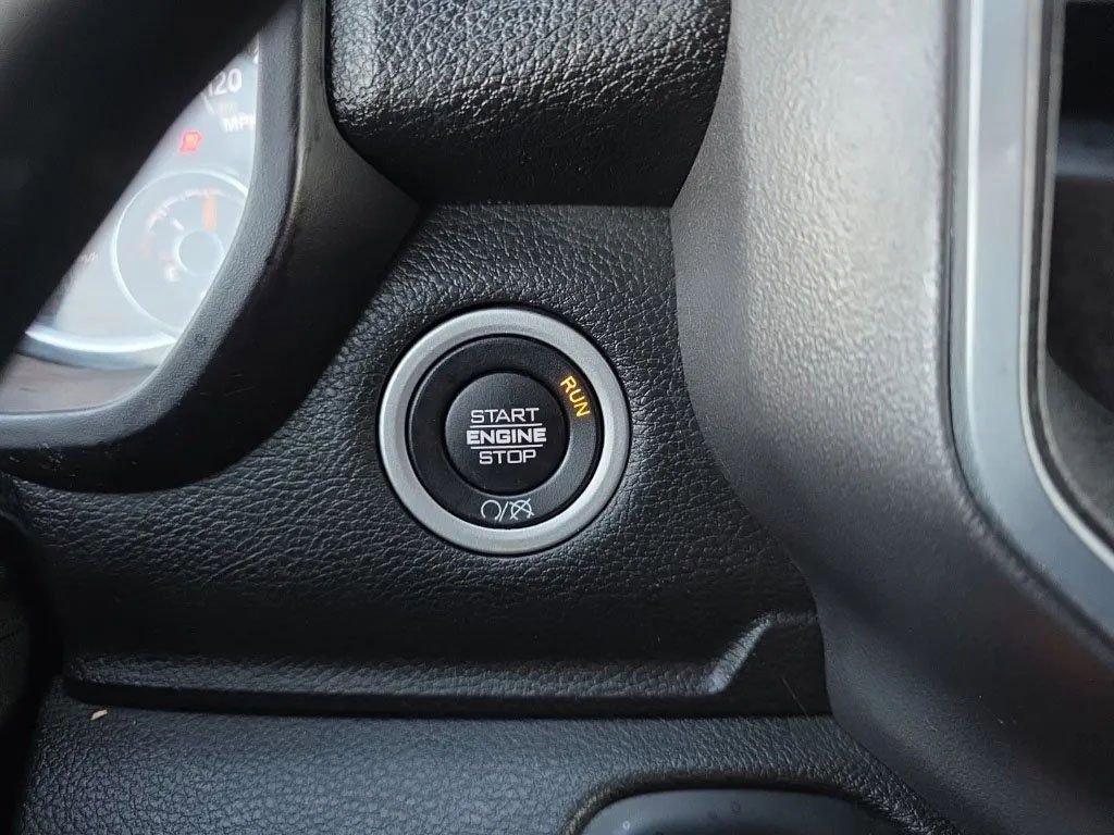 Used 2021 RAM 3500 Big Horn image 28
