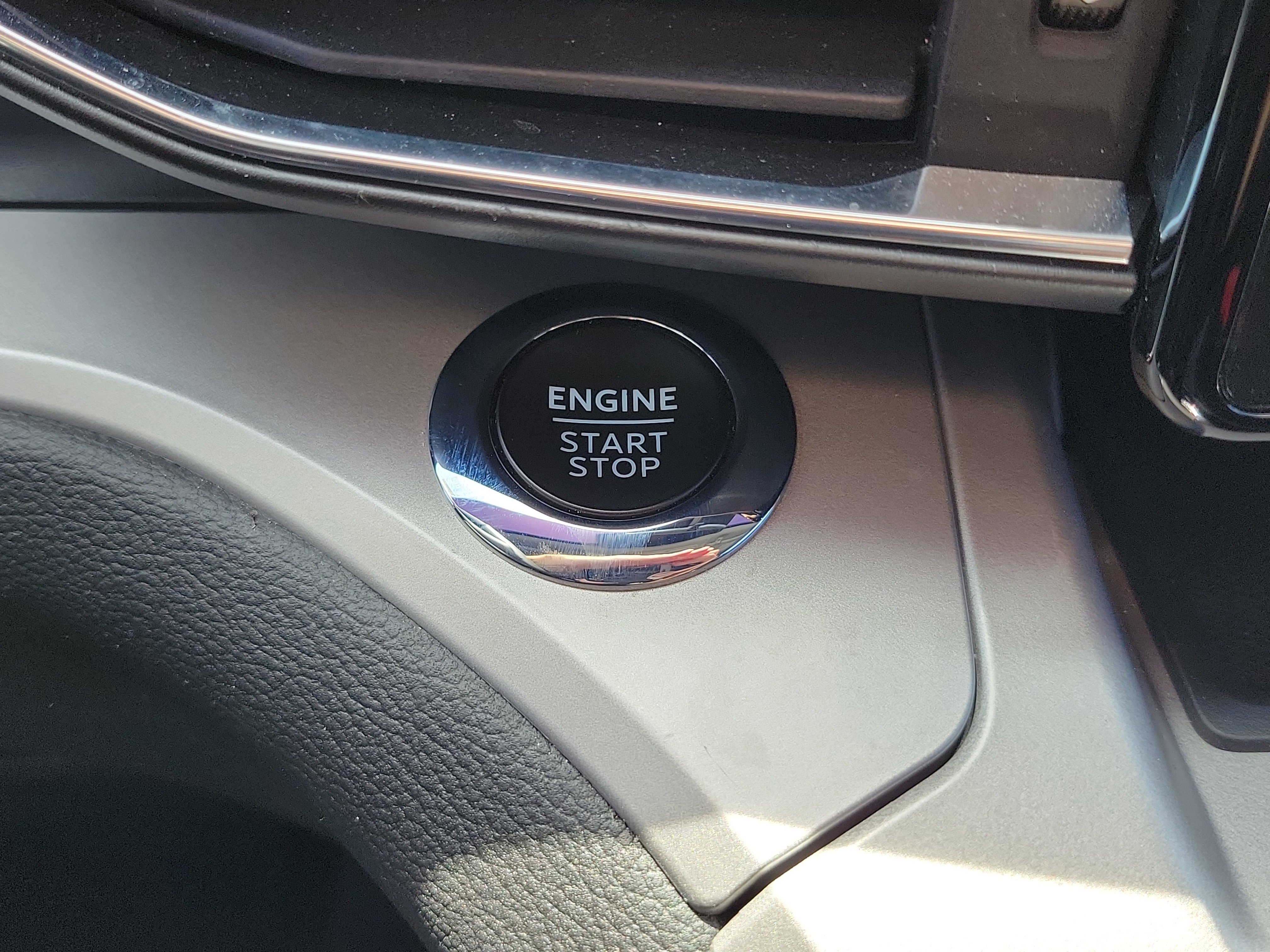 Used 2022 Ford Explorer XLT w/ Equipment Group 202A image 32