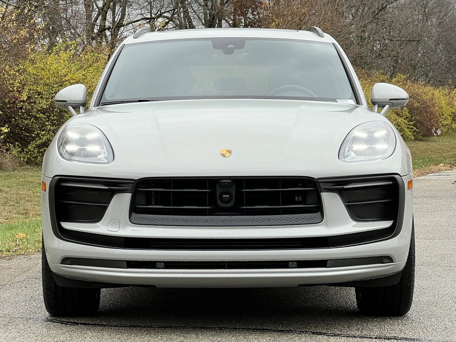 Certified 2025 Porsche Macan image 7