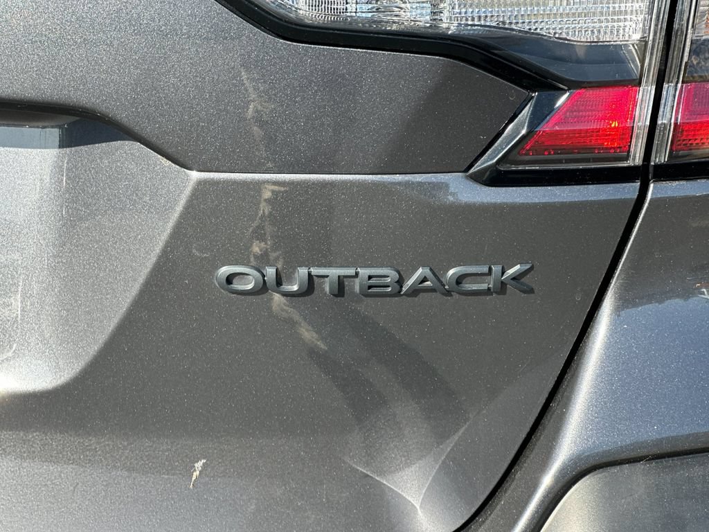 Used 2025 Subaru Outback Onyx Edition AWD/4WD image 38