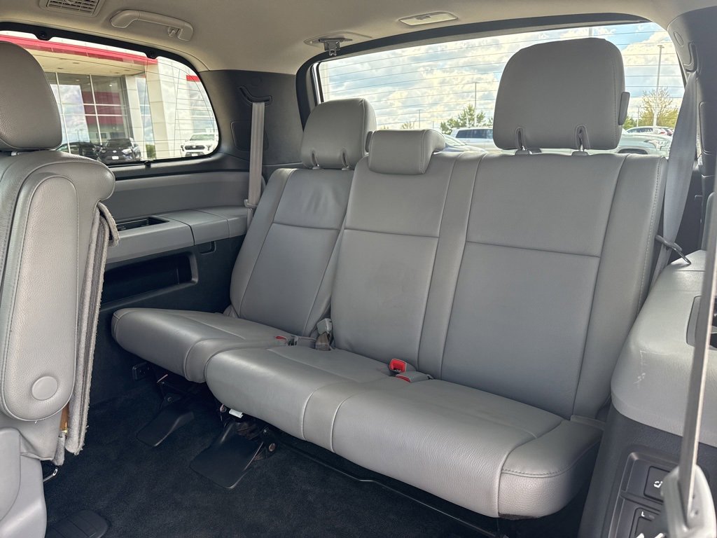 Used 2017 Toyota Sequoia Limited w/ Safety & Convenience Package image 10