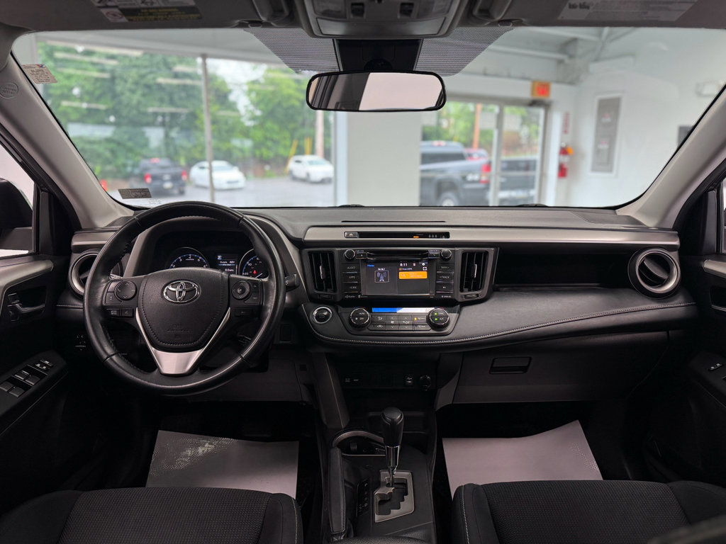Used 2018 Toyota RAV4 XLE w/ Plus Extra Value Package AWD/4WD image 18