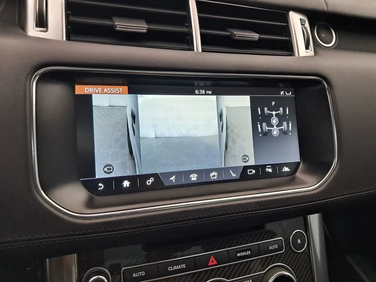 Used 2017 Land Rover Range Rover Sport SVR AWD/4WD image 34