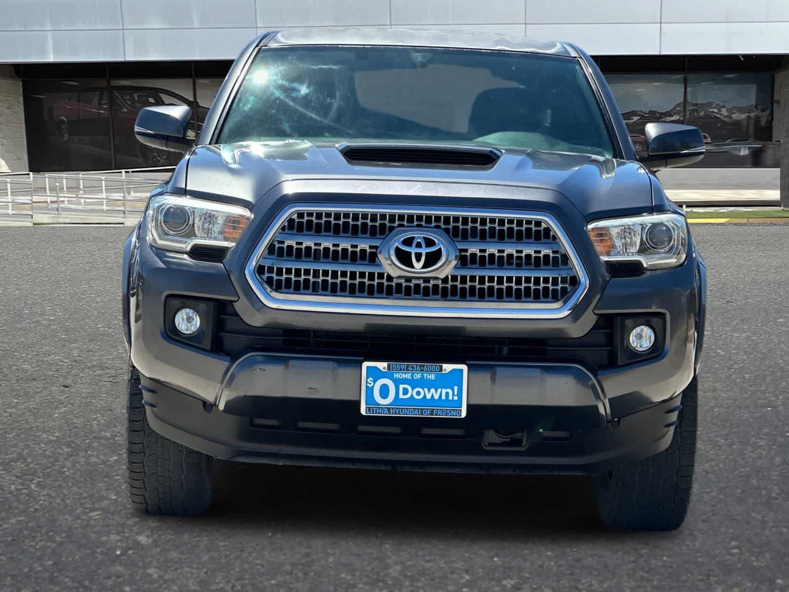 Used 2016 Toyota Tacoma TRD Sport w/ Towing Package RWD image 11