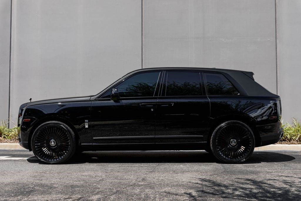 Used 2020 Rolls-Royce Cullinan AWD/4WD image 2