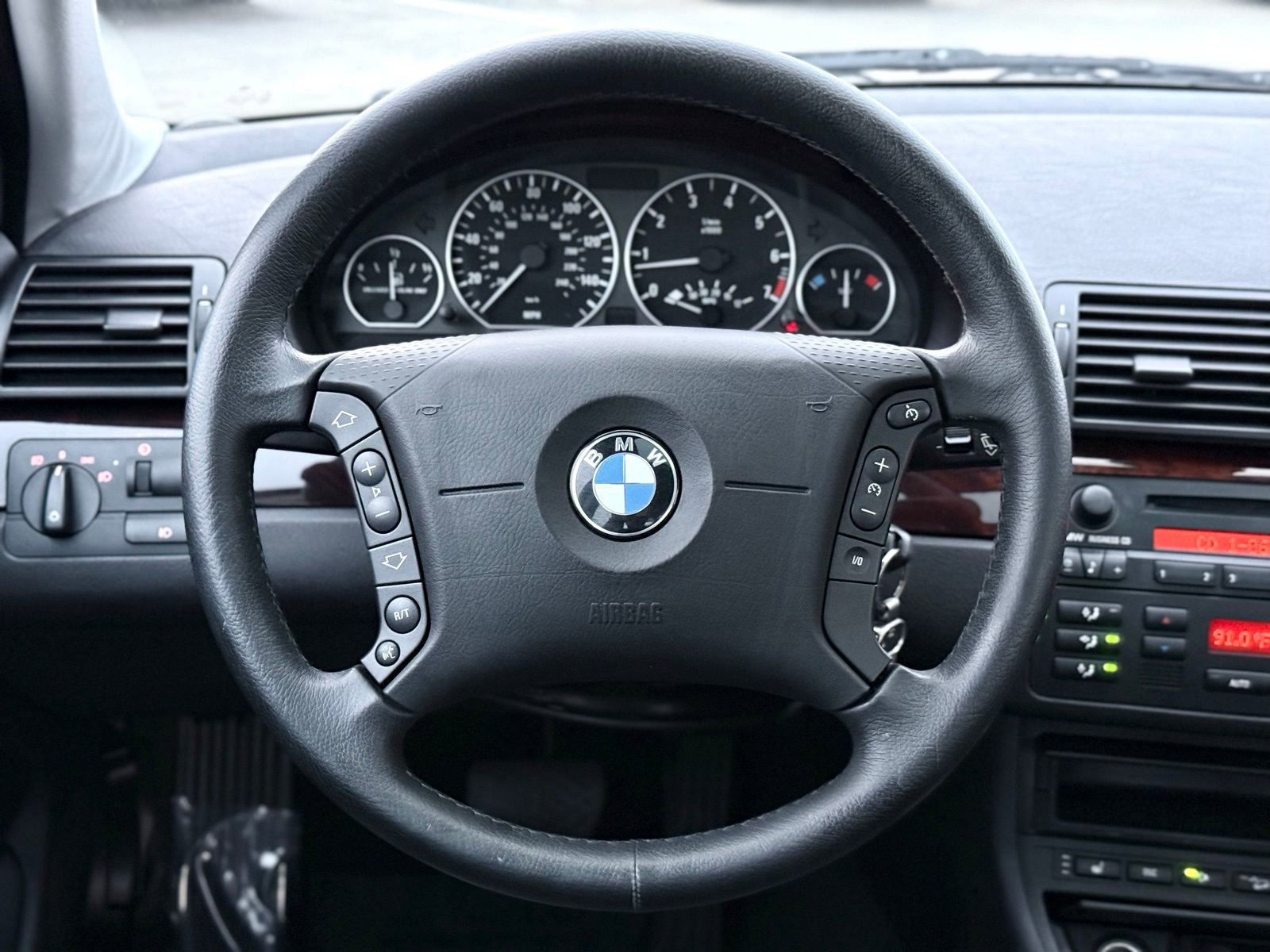 Used 2005 BMW 330xi Sedan image 39