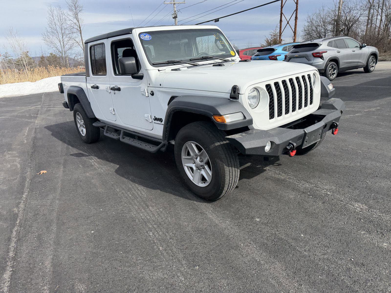 Used 2023 Jeep Gladiator Sport image 8