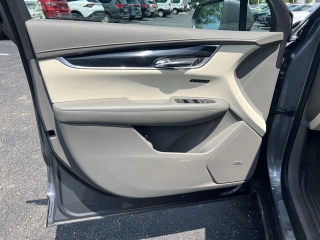 Used 2020 Cadillac XT6 Premium Luxury w/ LPO, Floor Liner Package FWD image 27