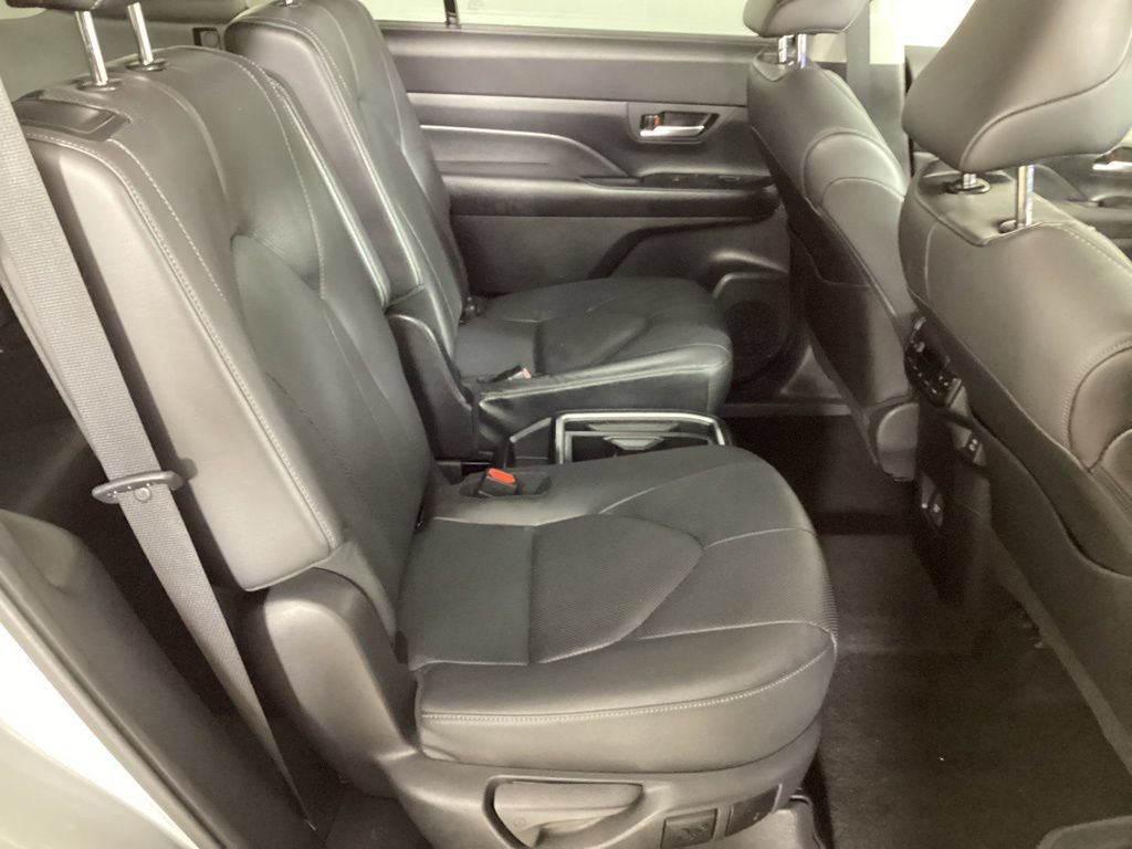 Used 2024 Toyota Grand Highlander AWD image 21