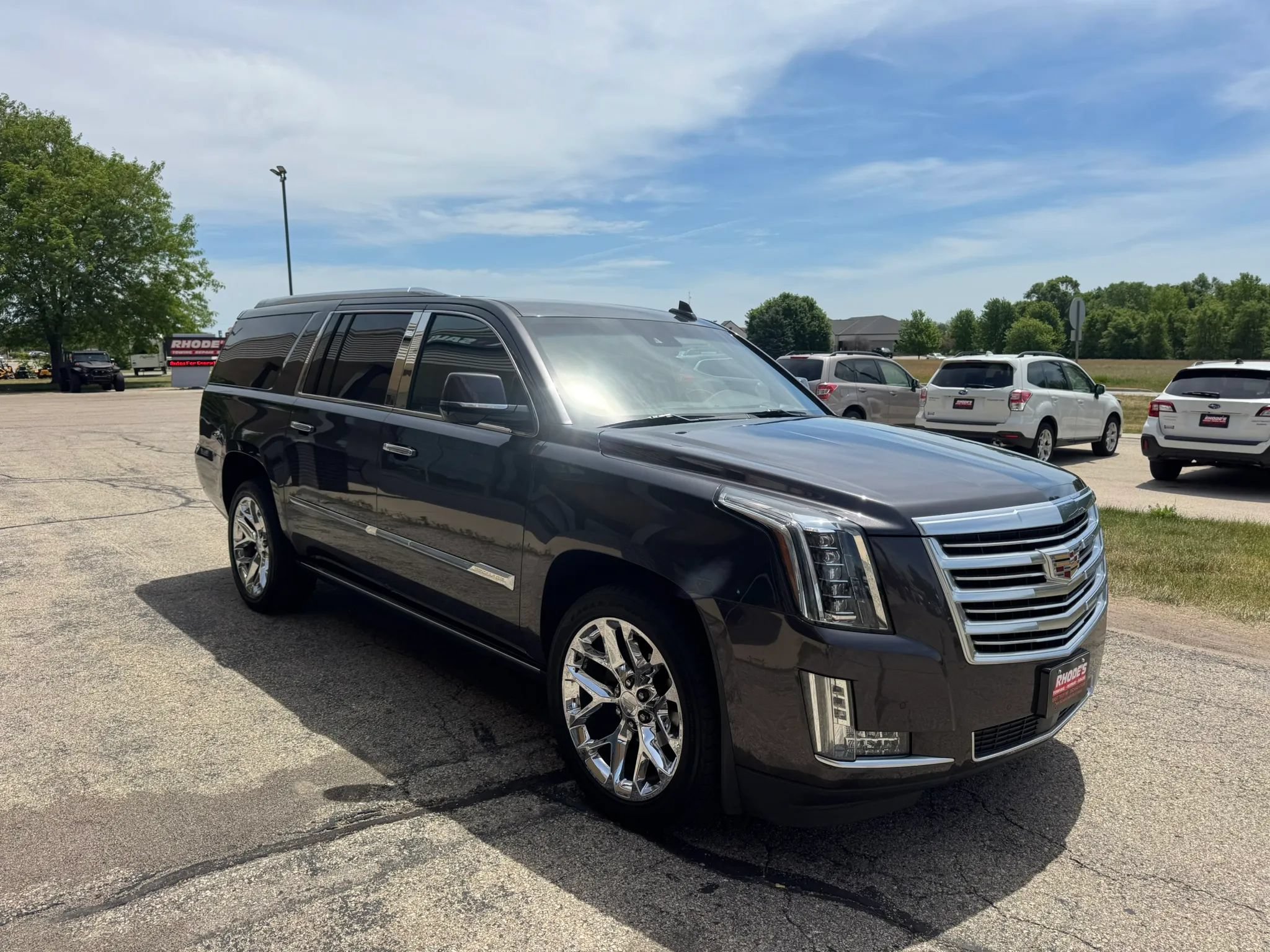 Used 2016 Cadillac Escalade ESV Platinum AWD/4WD image 7