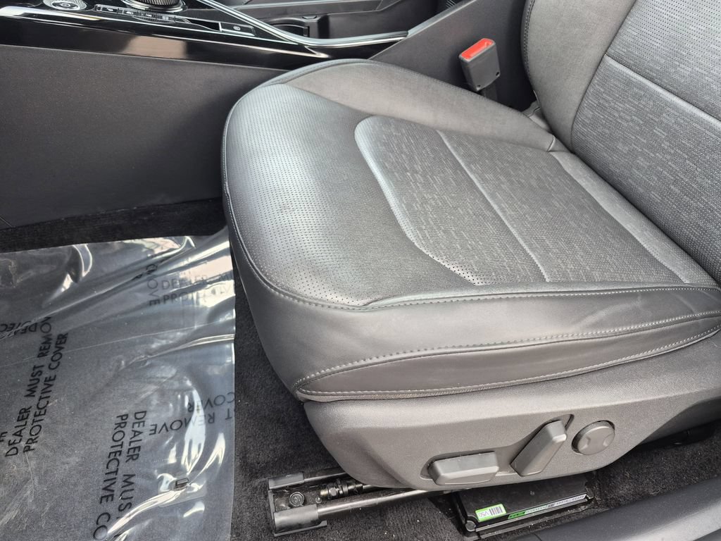 Certified 2024 Kia Niro Wave FWD image 13