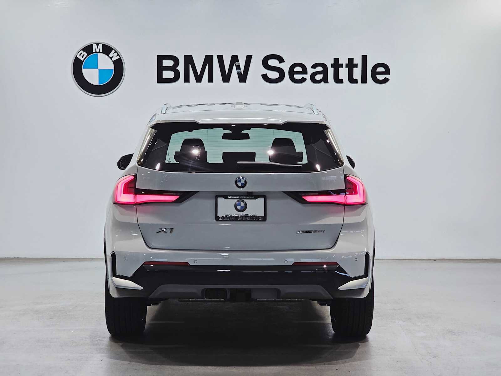 New 2026 BMW X1 xDrive28i AWD/4WD image 5