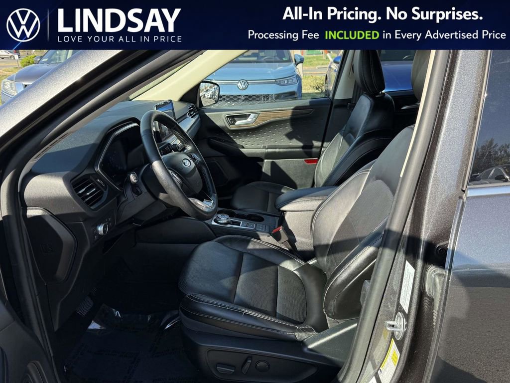 Used 2020 Ford Escape Titanium image 11
